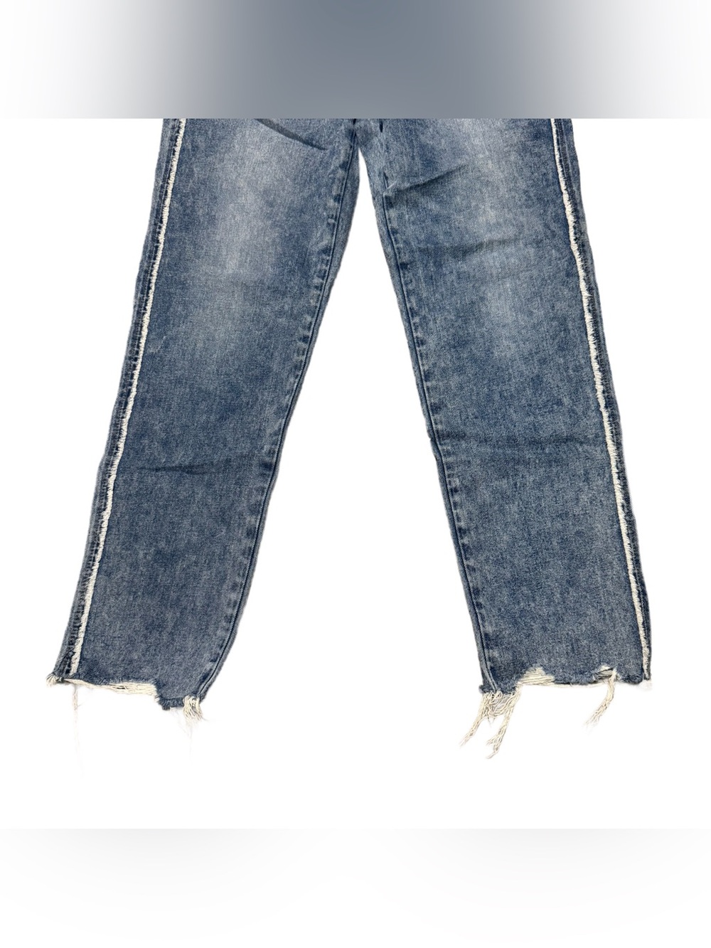American Eagle Mom Jean Women's 2 Denim Raw Hem Straight Leg Light Wash Casual - Picture 2 of 7